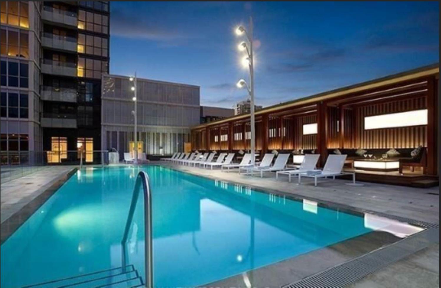 300 Front Suites - Two Beds With Free Parking Apartment *