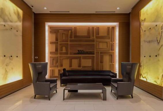 300 Front Suites - Two Beds With Free Parking