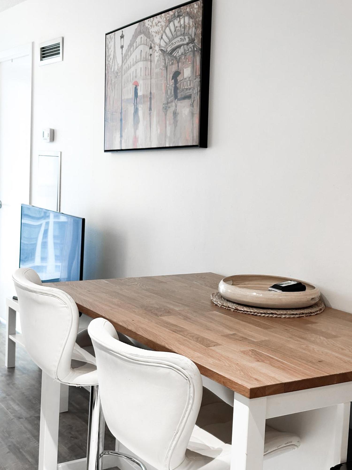 300 Front Suites - Two Beds With Free Parking * Toronto