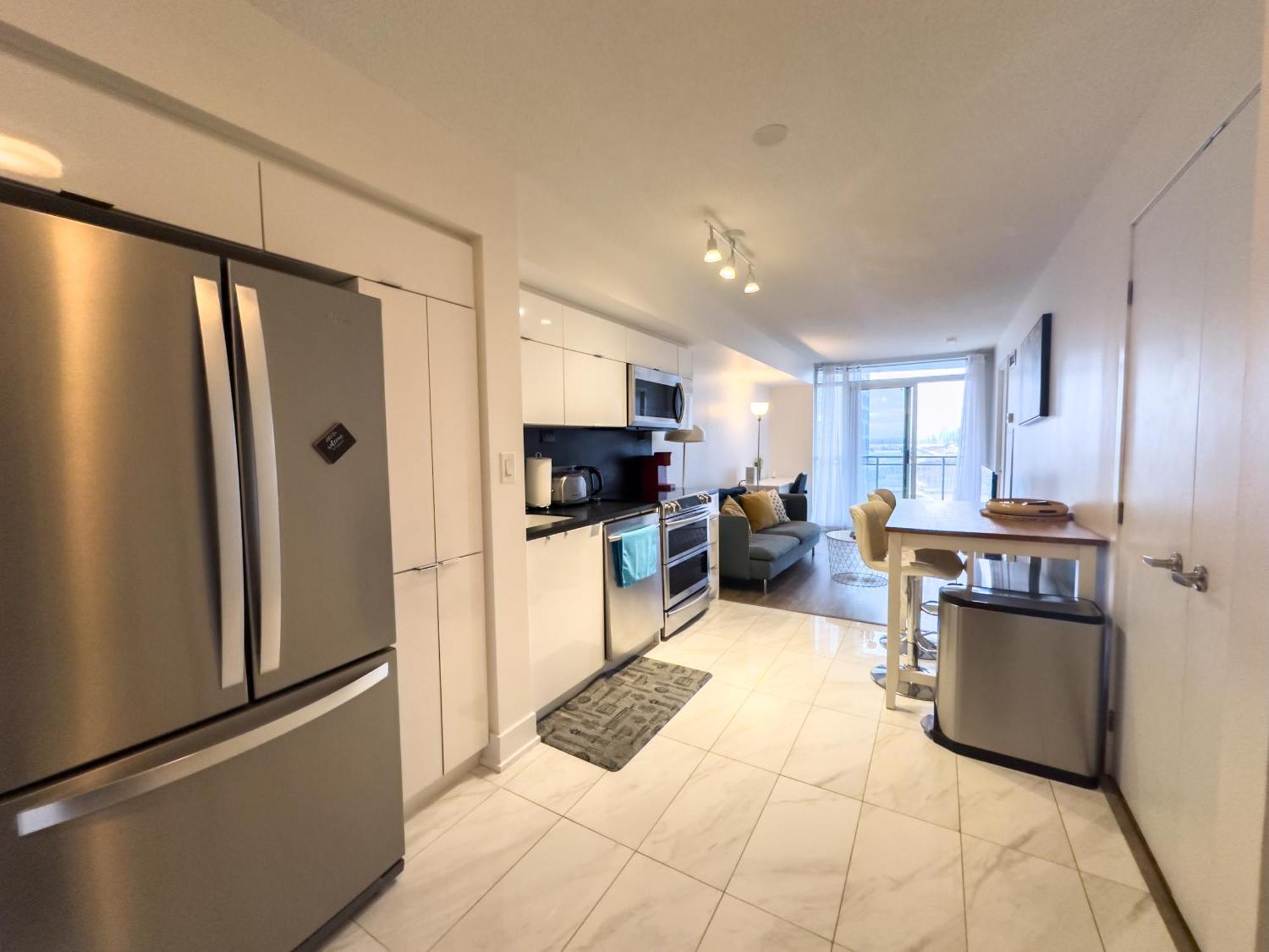 300 Front Suites - Two Beds With Free Parking * Toronto