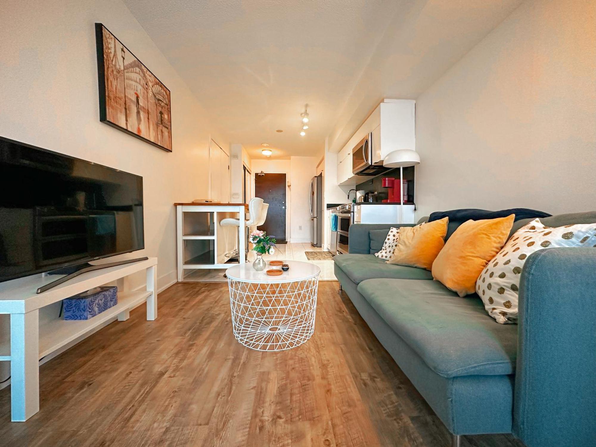300 Front Suites - Two Beds With Free Parking Apartment
