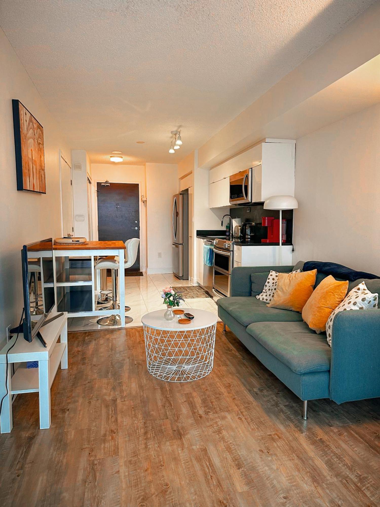 300 Front Suites - Two Beds With Free Parking *