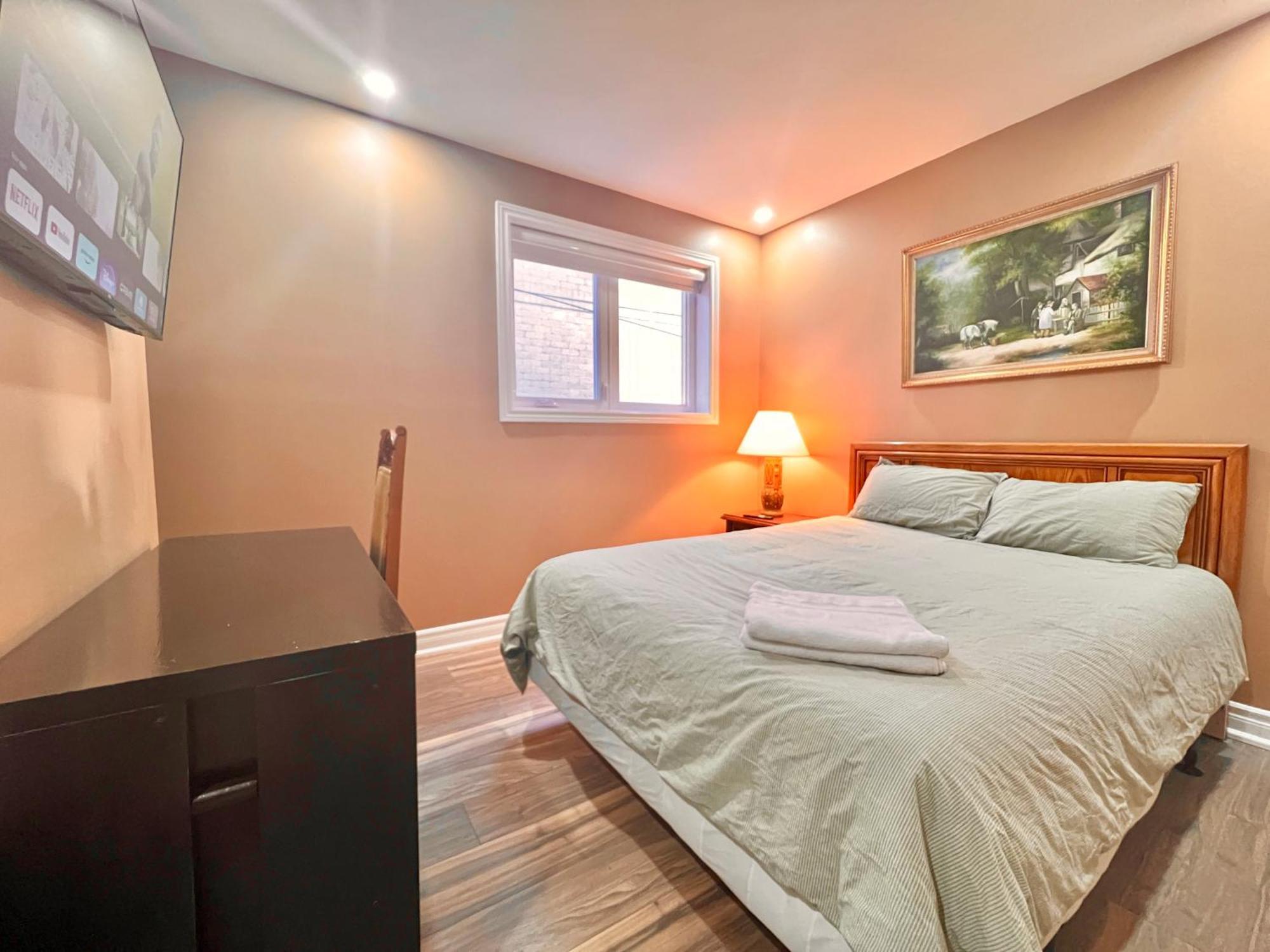 Homestay Upgraded With Bath 7-min To Subway Near Downsview Rogers Stadium