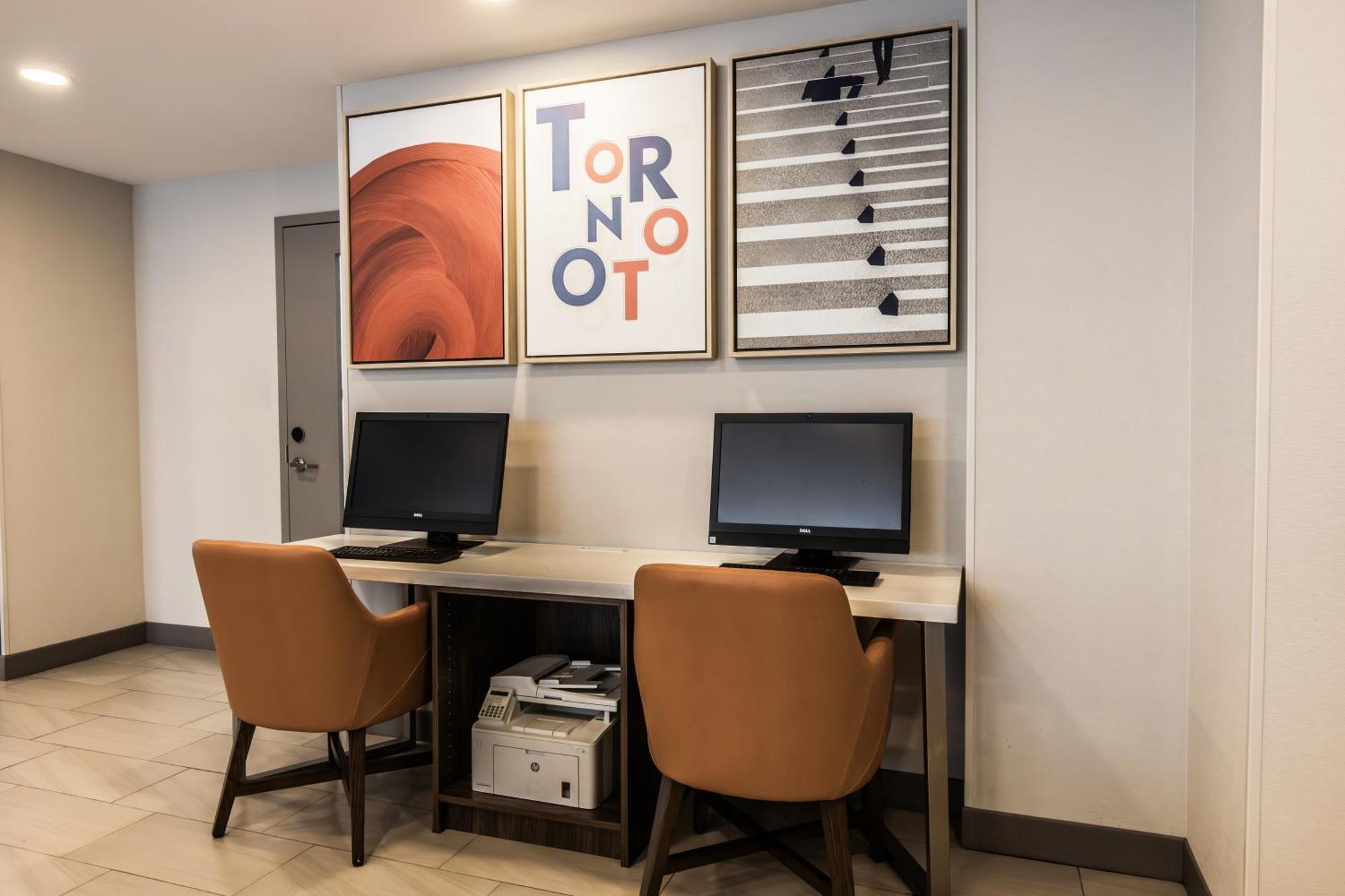 Hotel Express Toronto-north York By Ihg Toronto
