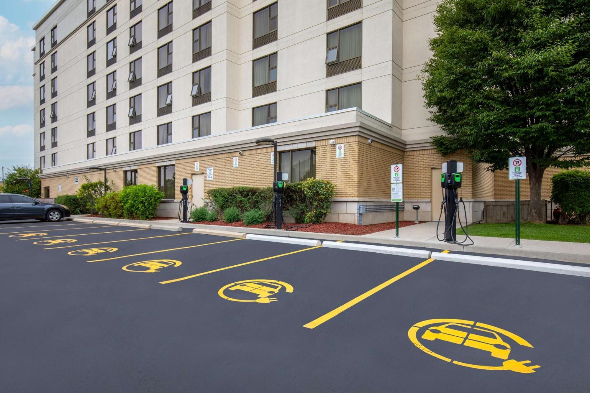 Hampton By Hilton Airport Corporate Centre 3*