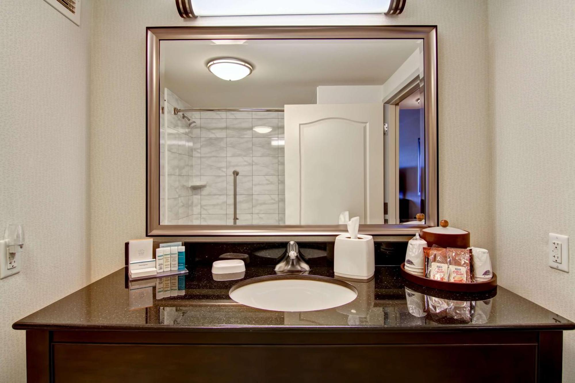 Hampton By Hilton Airport Corporate Centre Hotel Toronto