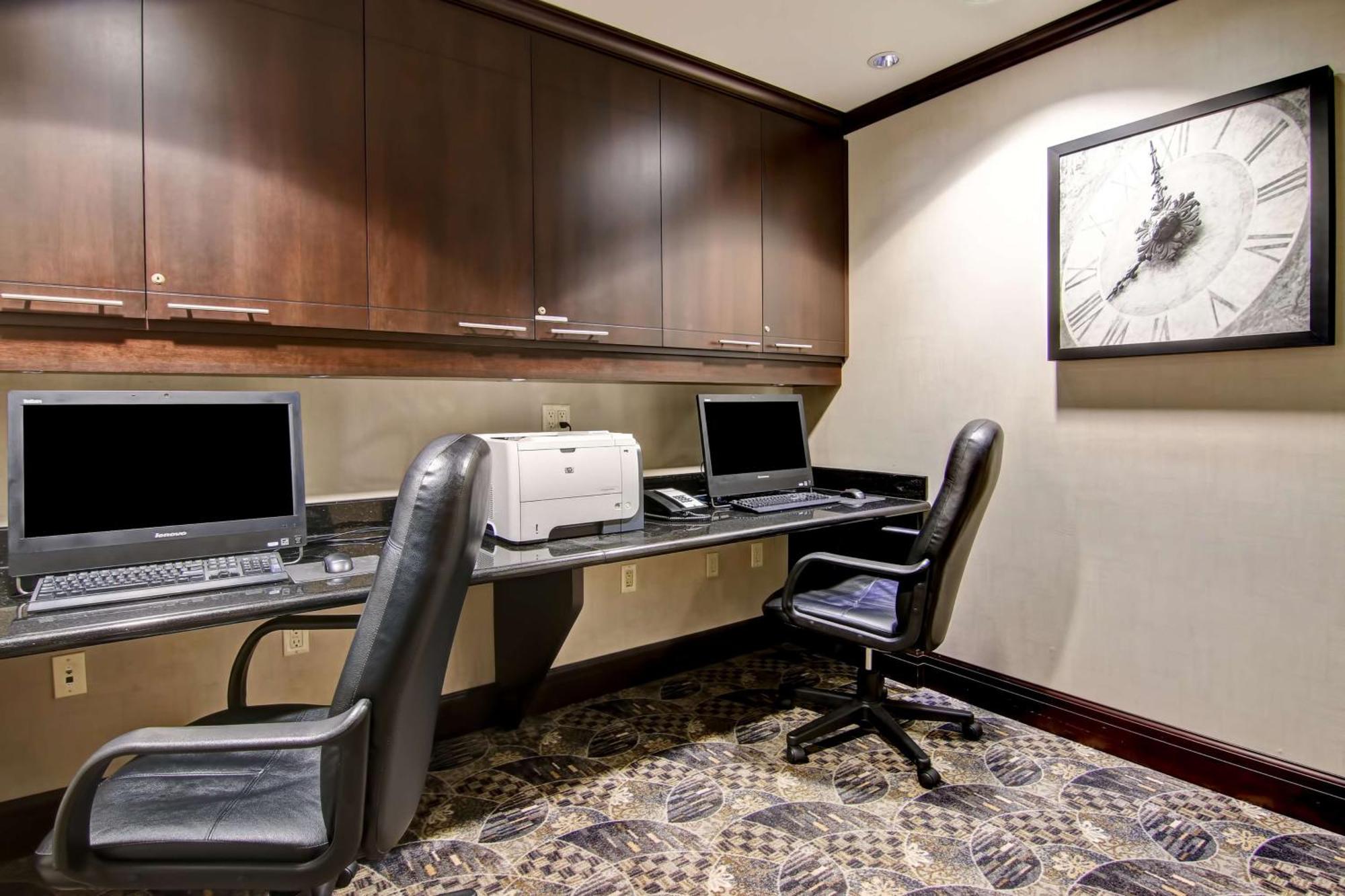 Hampton By Hilton Airport Corporate Centre 3* Toronto