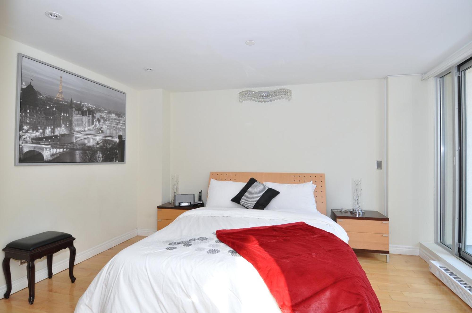 Hotel Yonge Furnished 2*