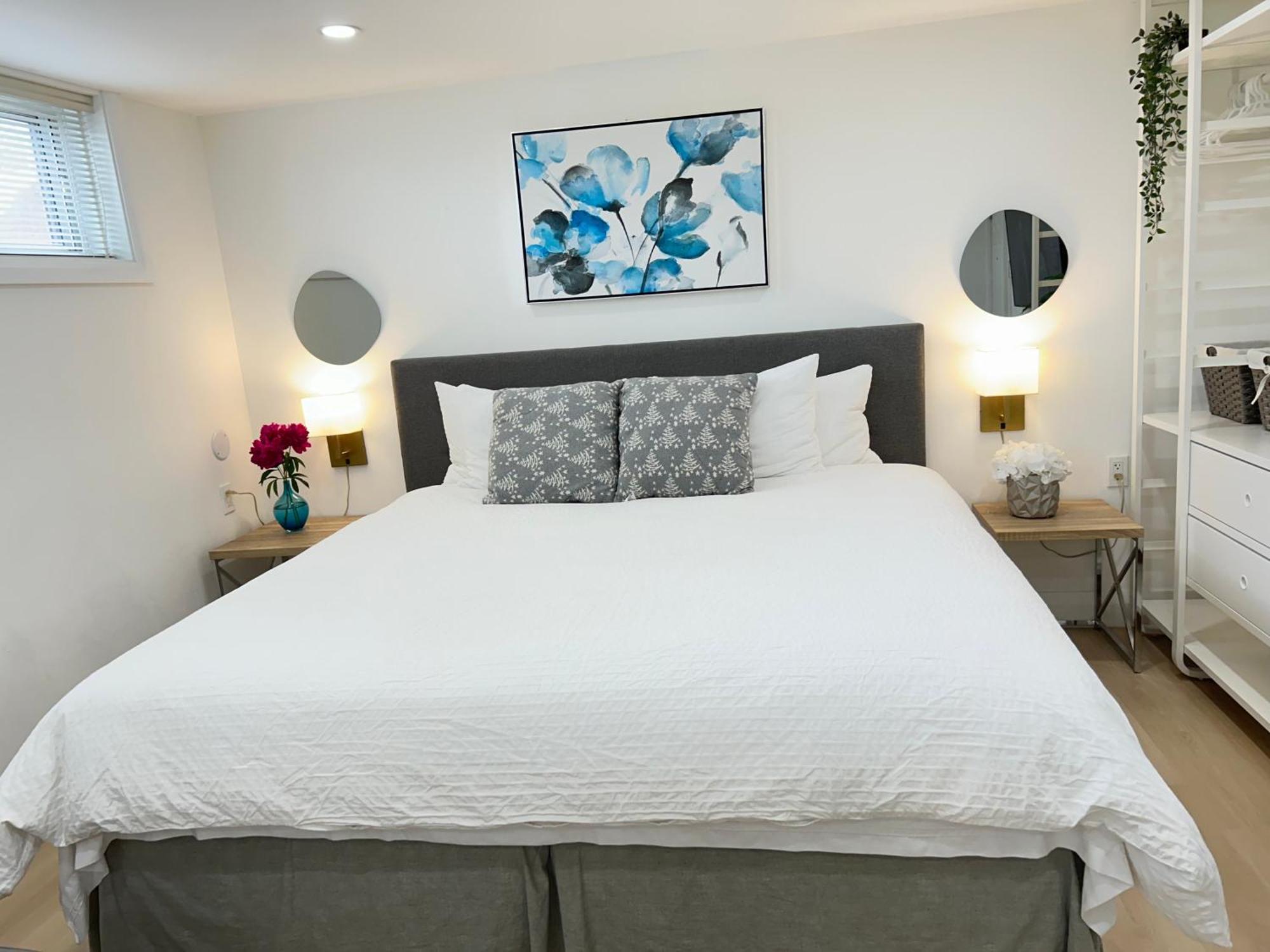 Modern Lux Family - Kingbed - Near Sheppard W Station * Toronto