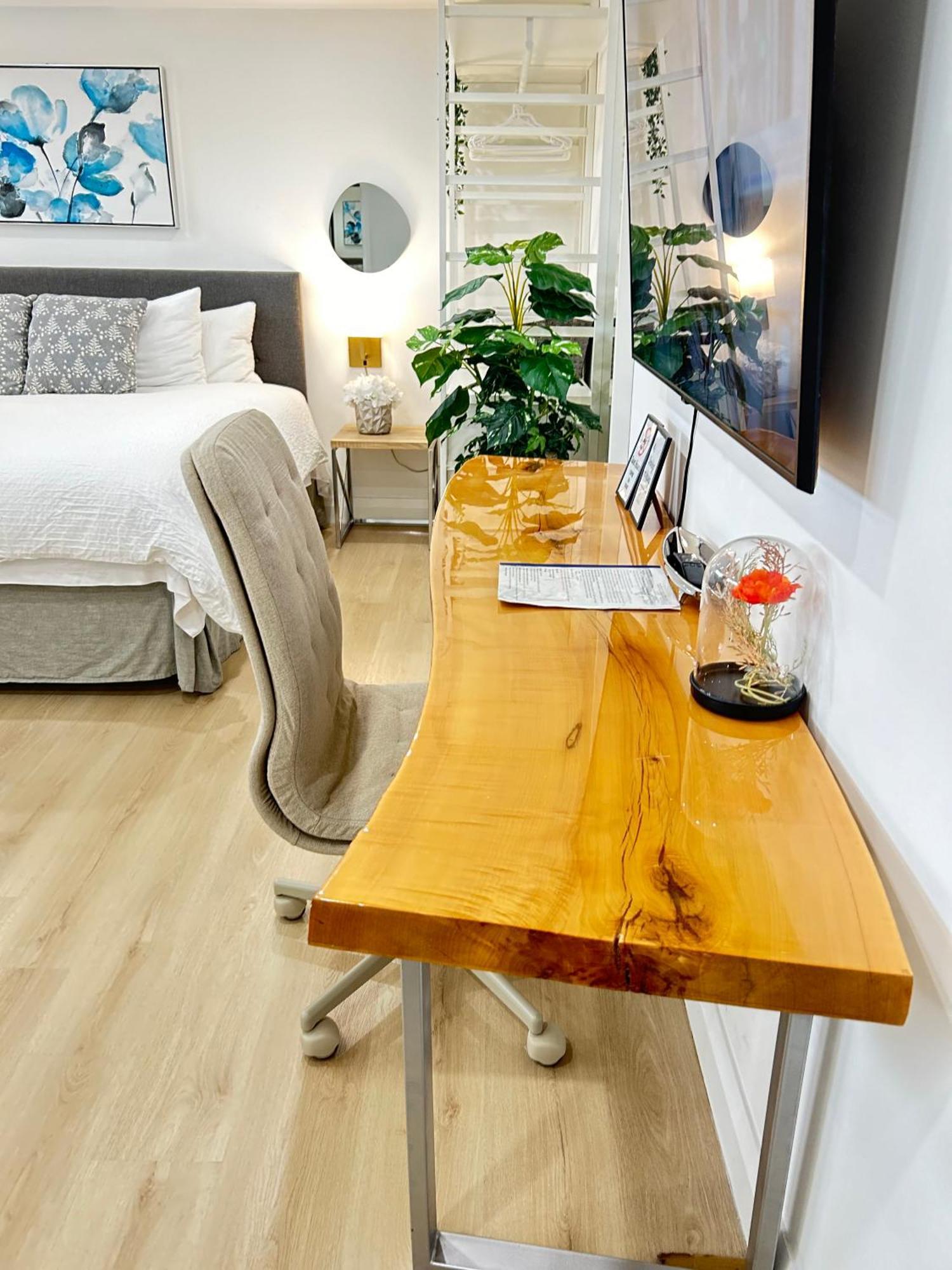 Homestay Modern Lux Family - Kingbed - Near Sheppard W Station *