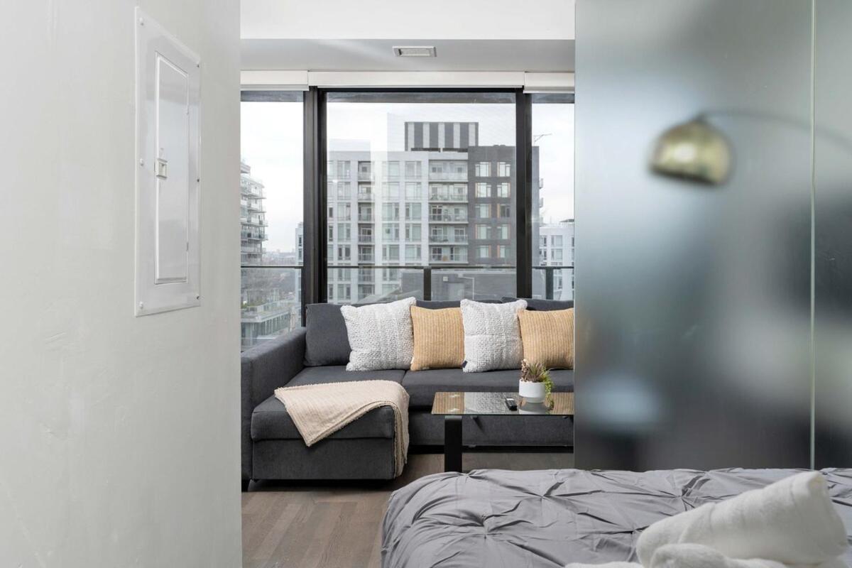 King St W Getaway Perfect For Food Lovers
