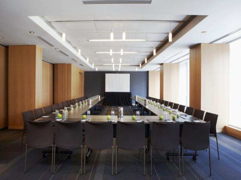 Hotel Le Germain Maple Leaf Square 4*