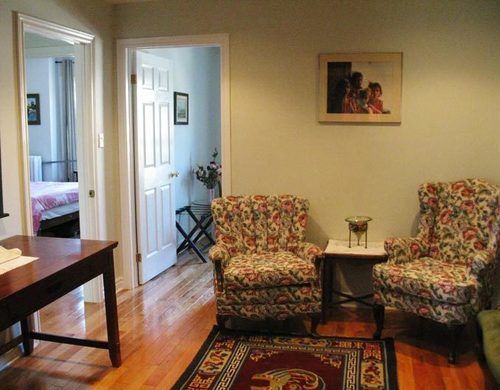 Bed & Breakfast Rose Garden Toronto