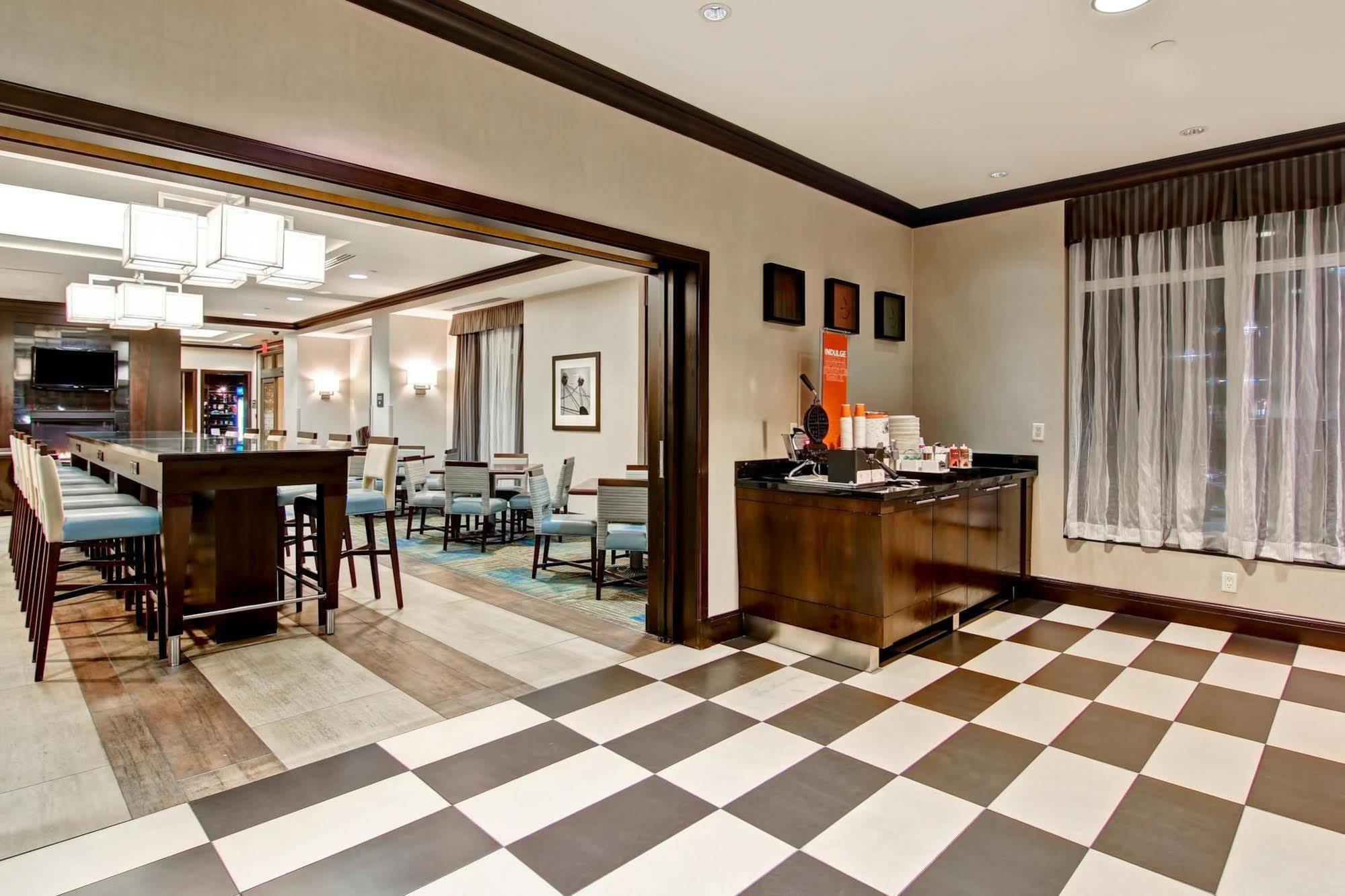 Hampton By Hilton Airport Corporate Centre