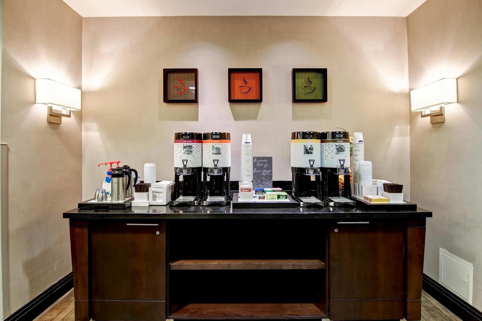 Hotel Hampton By Hilton Airport Corporate Centre Toronto