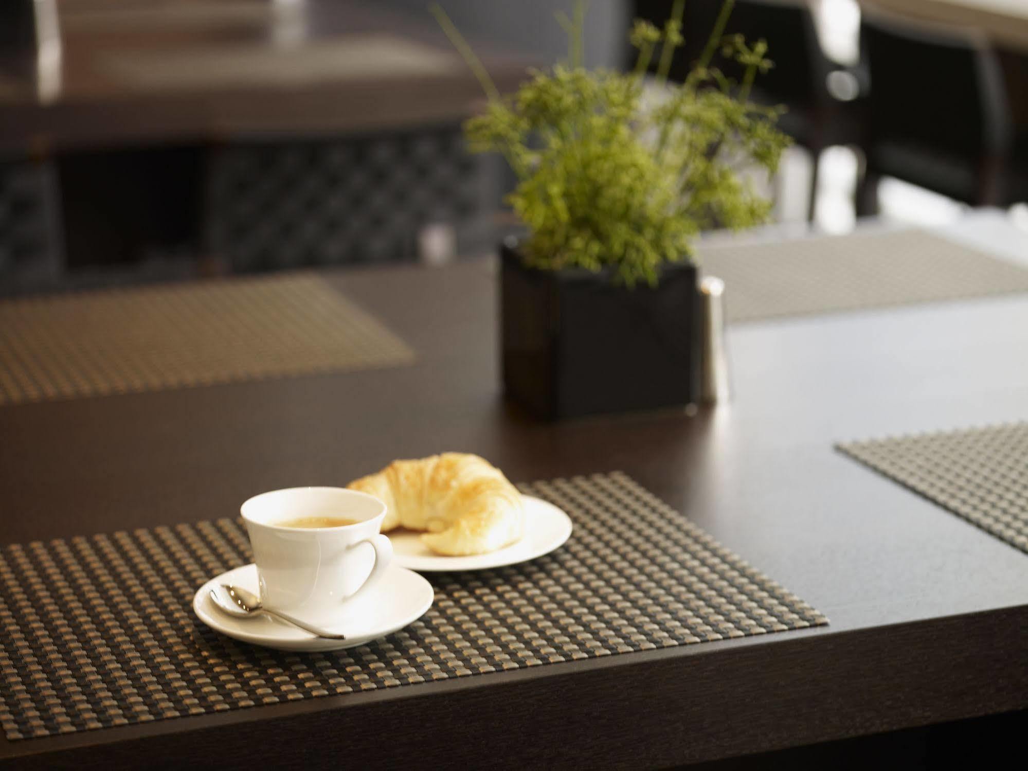 Le Germain Maple Leaf Square Hotel Toronto