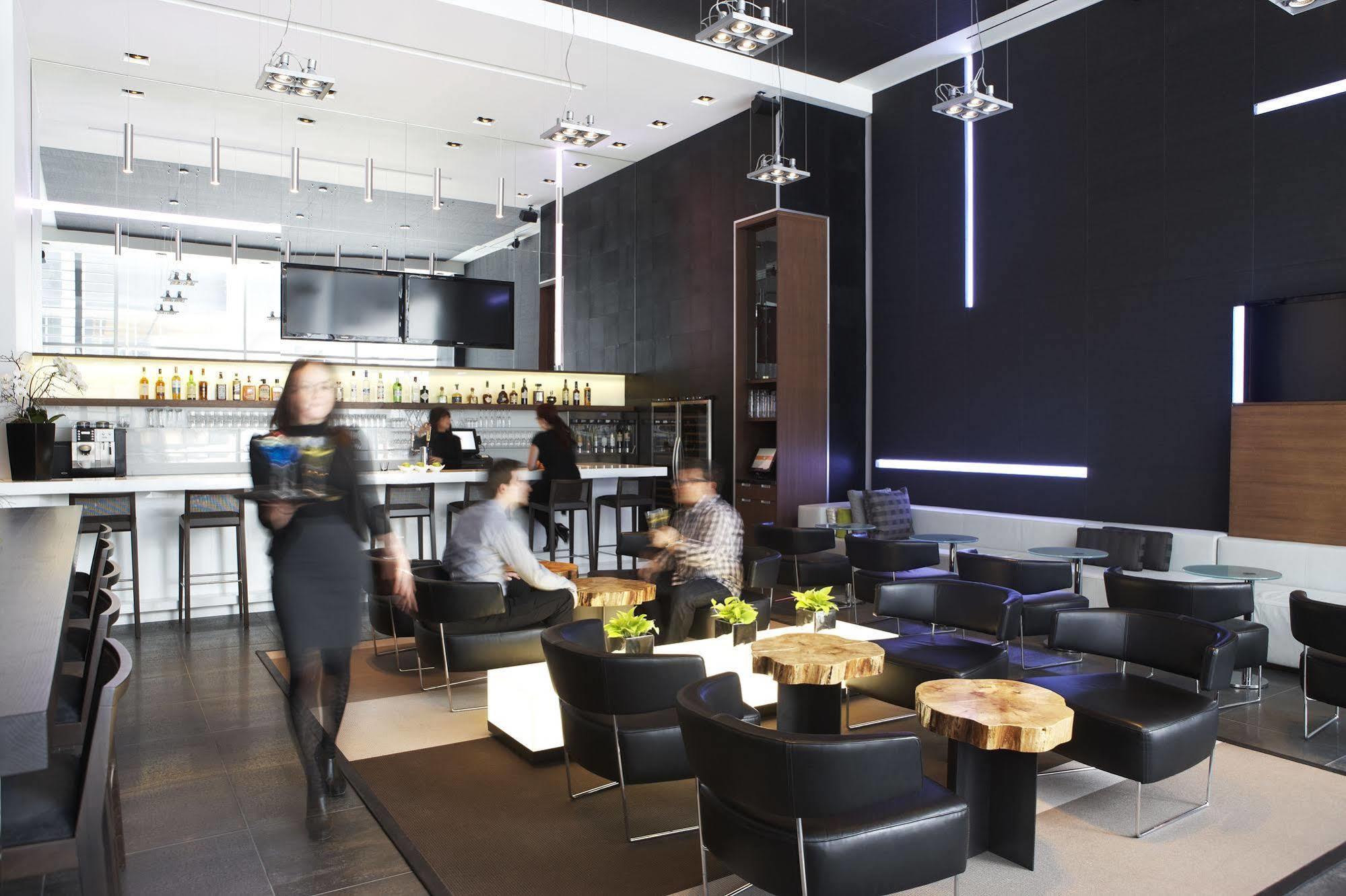 Hotel Le Germain Maple Leaf Square