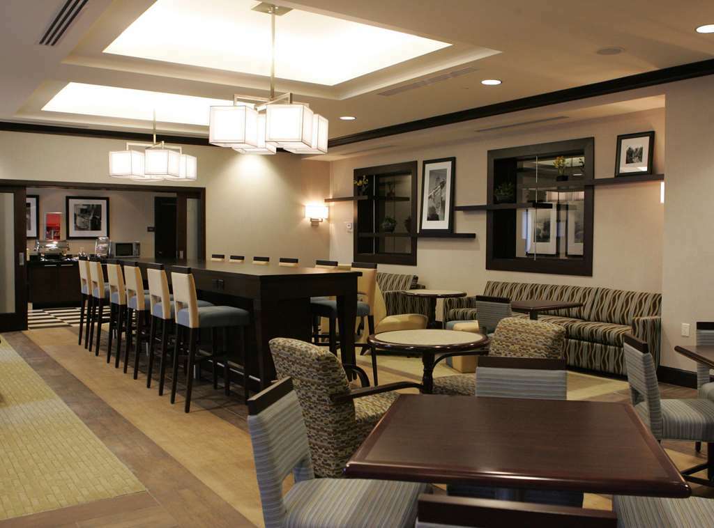 Hampton By Hilton Airport Corporate Centre 3* Toronto