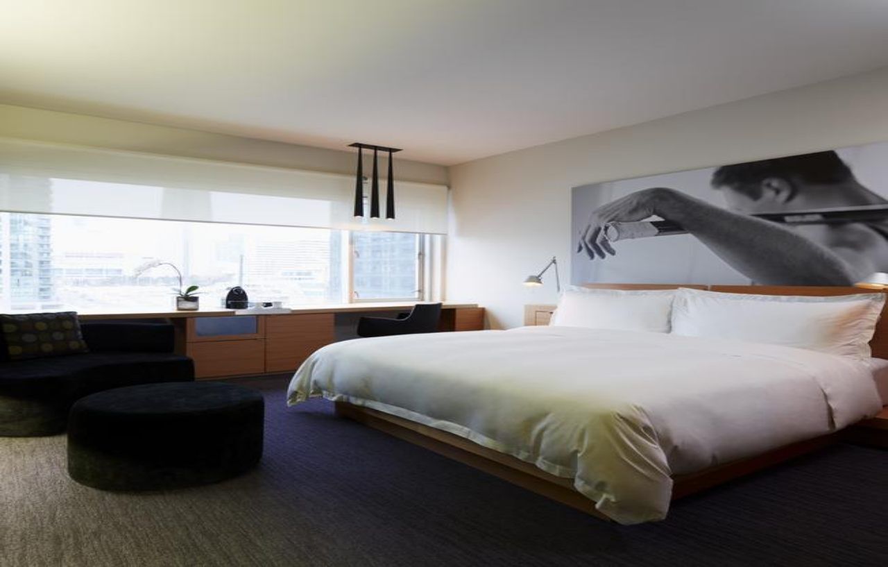 Hotel Le Germain Maple Leaf Square 4*